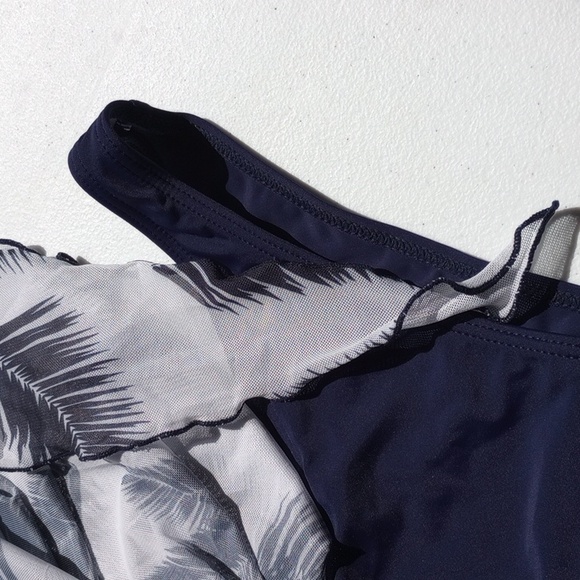 Leaf Print Three-Piece Bikini Set - Picture 12 of 13